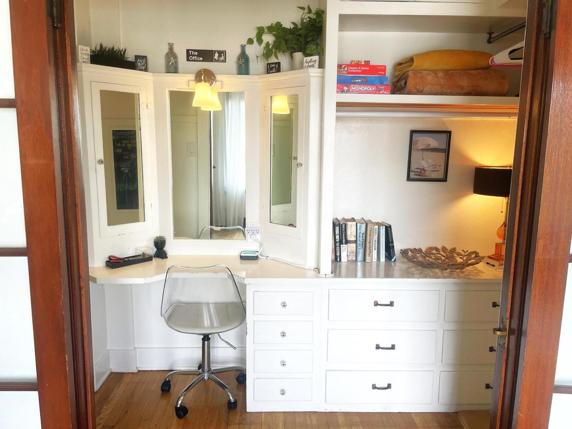Private Cozy Studio, Peek A Boo Ocean View For 2 Long Beach Eksteriør billede
